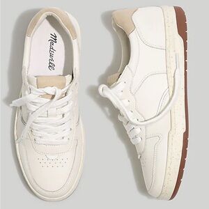 Court Sneakers in White Leather, Size 9